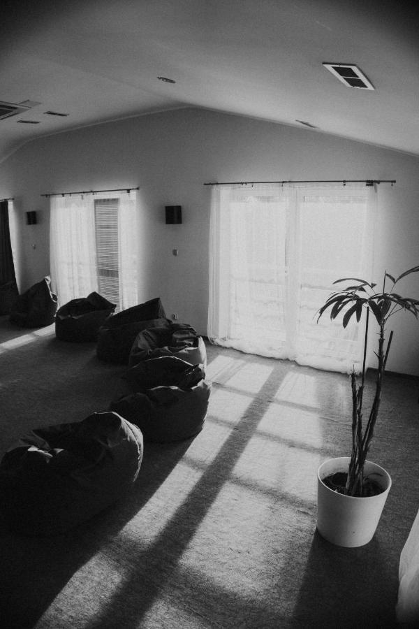 Hotel Borowina 콘스탄친-예지오르나 외부 사진